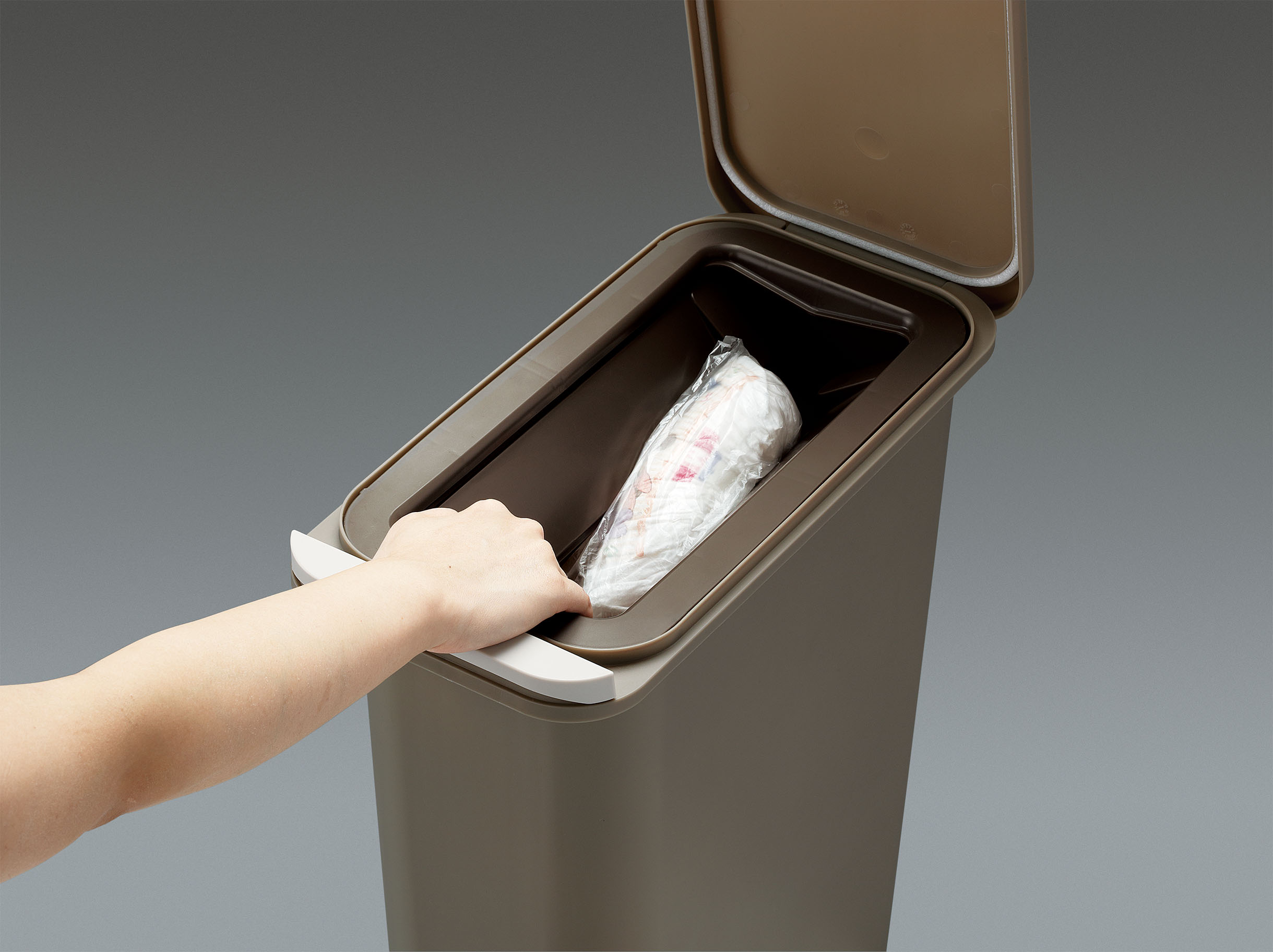 BERINS ベリンズ ナンバーワン 10ml 希少ケース付 フランス製 H＆H 開けても防臭ペール 20SN｜製品詳細｜リスのプラスチックグループ