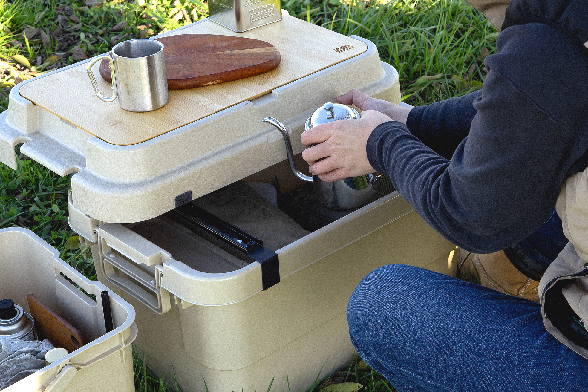 トランクカーゴ TO-RAIL｜製品詳細｜リスのプラスチックグループ